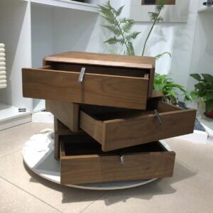 B03  オーダーメイド収納たっぷり　ナイトテーブル